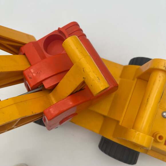 Vintage 1970s Fisher-Price Husky Helpers Shovel Digger #301 w Construction Figur - Picture 9 of 13